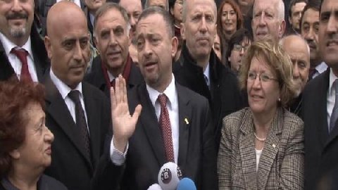İzmir Barosu Başkanı Av. Ercan Demir İstanbul Barosu Başkan ve Yönetim Kurulu Üyelerinin Yargılandığı Davaya Katıldı